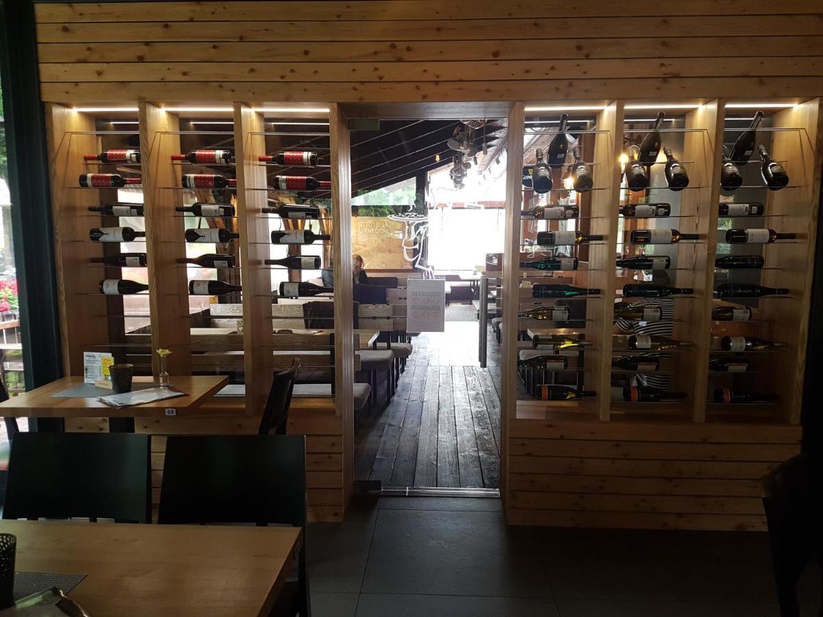 Apartman Centrum V Sukromi Restauracia U Jakuba Martin Εξωτερικό φωτογραφία